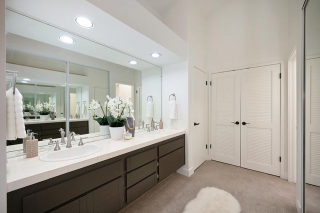 1828 Discovery Village Ln, Gold River, CA 95670