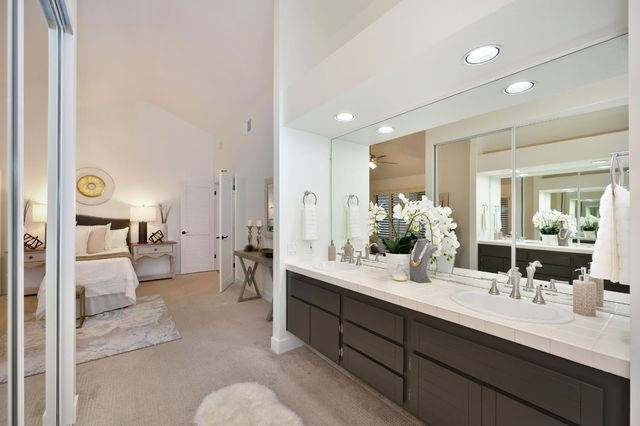 1828 Discovery Village Ln, Gold River, CA 95670