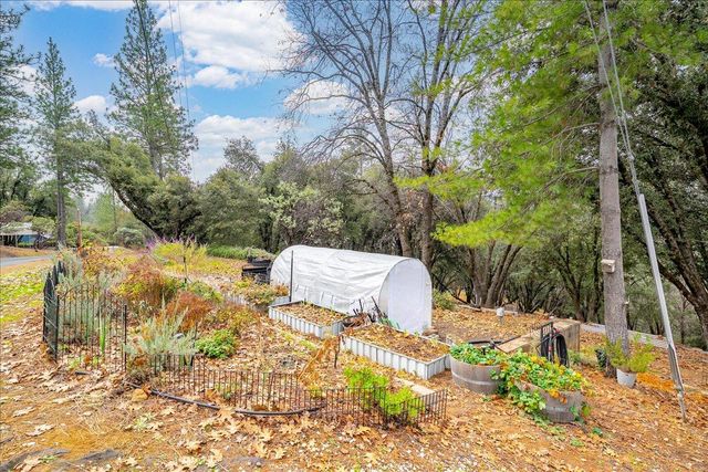 15438 Fay Rd, Alta Sierra, CA 95949