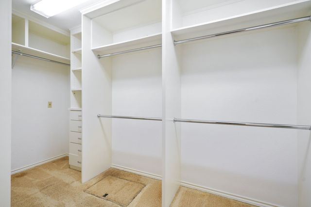 2901 N Sunbeck Circle, Farmers Branch, TX 75234