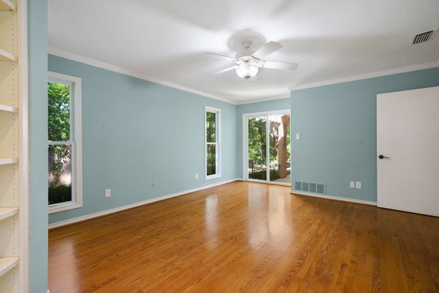 2901 N Sunbeck Circle, Farmers Branch, TX 75234