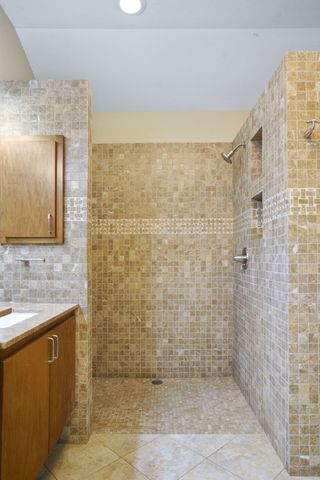 2901 N Sunbeck Circle, Farmers Branch, TX 75234