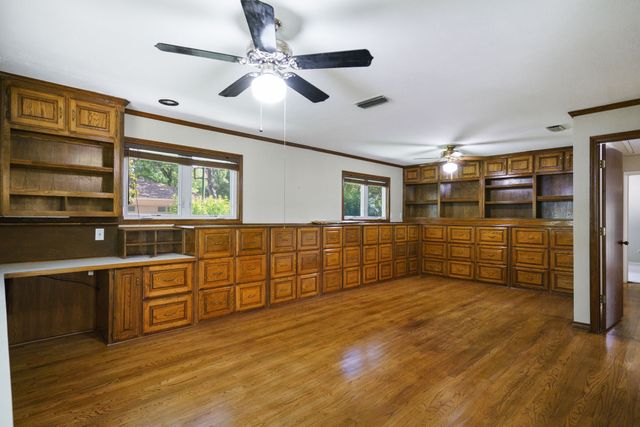 2901 N Sunbeck Circle, Farmers Branch, TX 75234