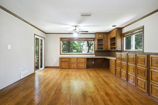 2901 N Sunbeck Circle, Farmers Branch, TX 75234