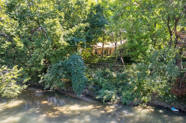 2901 N Sunbeck Circle, Farmers Branch, TX 75234