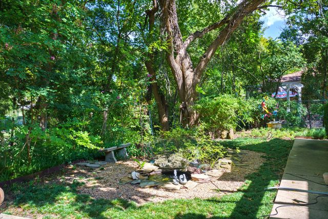 2901 N Sunbeck Circle, Farmers Branch, TX 75234