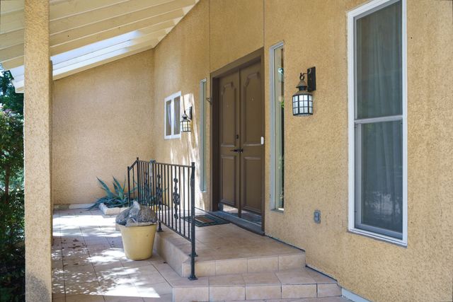 2901 N Sunbeck Circle, Farmers Branch, TX 75234