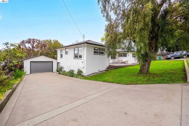 25480 25480 University Ct, Hayward, CA 94542