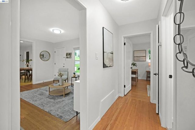 25480 25480 University Ct, Hayward, CA 94542