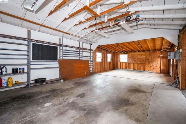 25480 25480 University Ct, Hayward, CA 94542