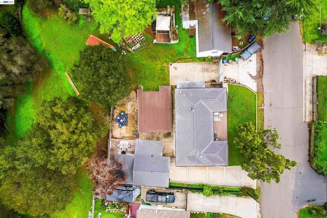 25480 25480 University Ct, Hayward, CA 94542