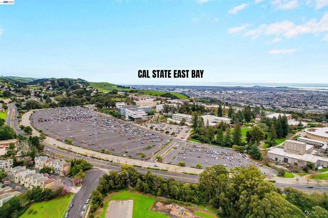 25480 25480 University Ct, Hayward, CA 94542