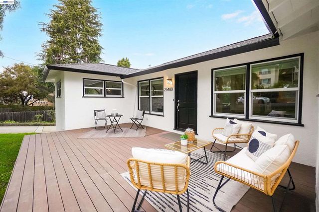 25480 25480 University Ct, Hayward, CA 94542