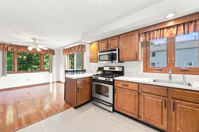 43 Villa Roma Dr 43, Tewksbury, MA 01876
