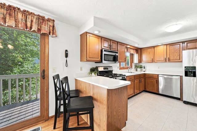 43 Villa Roma Dr 43, Tewksbury, MA 01876
