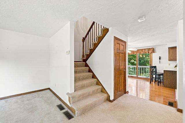 43 Villa Roma Dr 43, Tewksbury, MA 01876