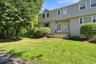 43 Villa Roma Dr 43, Tewksbury, MA 01876