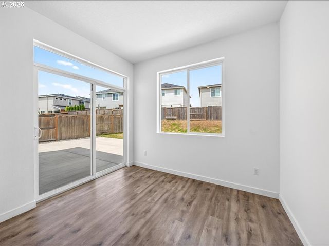 2452 S LINDEN St, Cornelius, OR 97113
