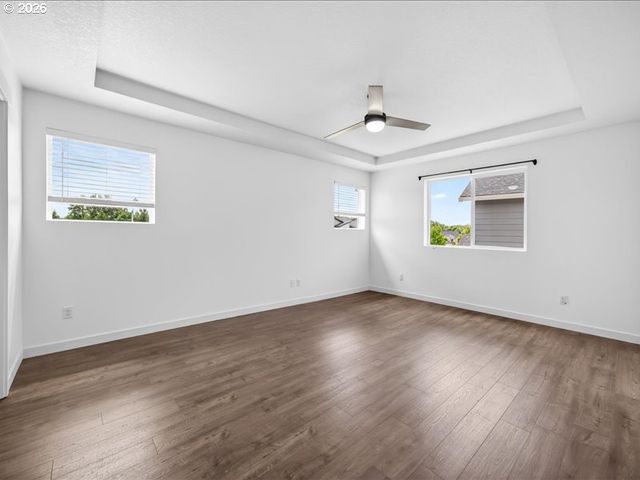 2452 S LINDEN St, Cornelius, OR 97113