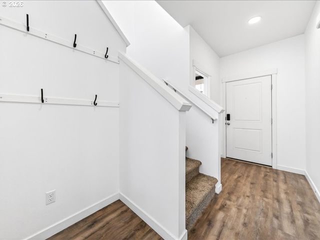 2452 S LINDEN St, Cornelius, OR 97113