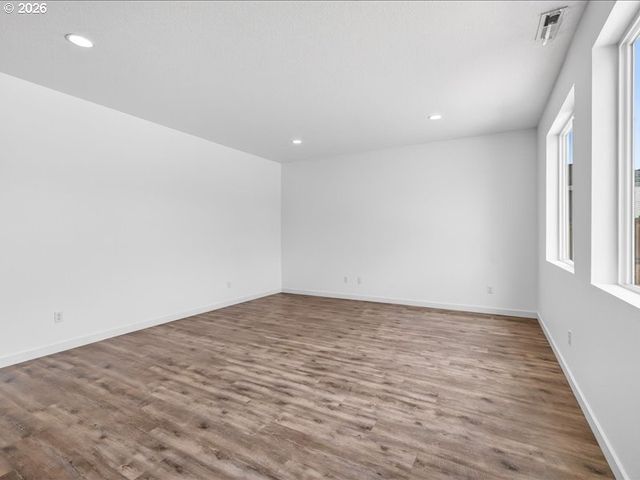 2452 S LINDEN St, Cornelius, OR 97113