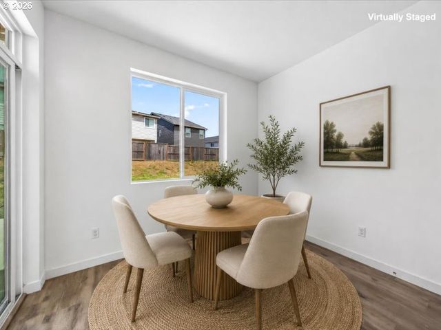 2452 S LINDEN St, Cornelius, OR 97113