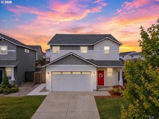 2452 S LINDEN St, Cornelius, OR 97113