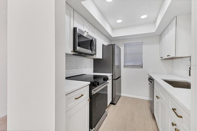 129 TYLER DRIVE 103, Sarasota, FL 34236