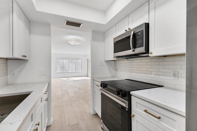 129 TYLER DRIVE 103, Sarasota, FL 34236