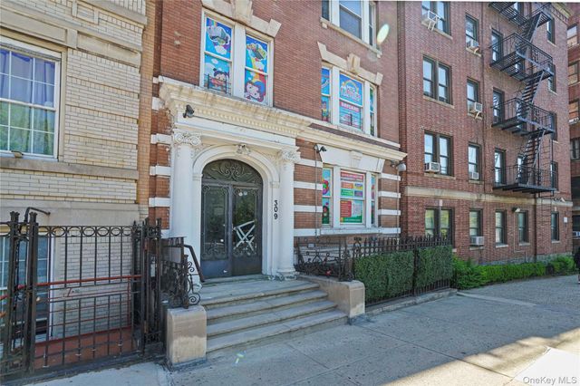 309 Bedford Park Boulevard, Bronx, NY 10458
