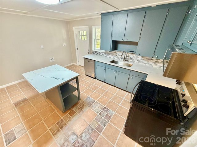 6530 Curlee Road, Conover, NC 28613