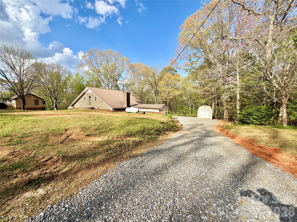 6530 Curlee Road, Conover, NC 28613