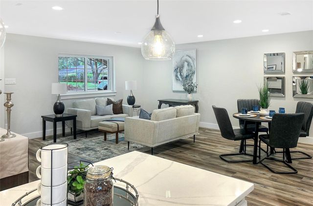 701 Cannan Drive, Angleton, TX 77515