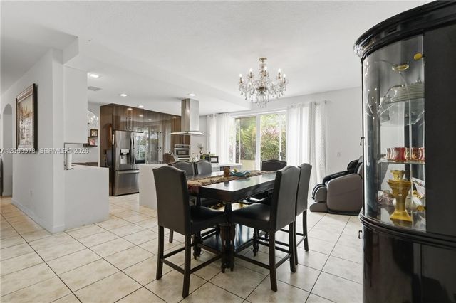 8741 NW 110th Ave, Doral, FL 33178