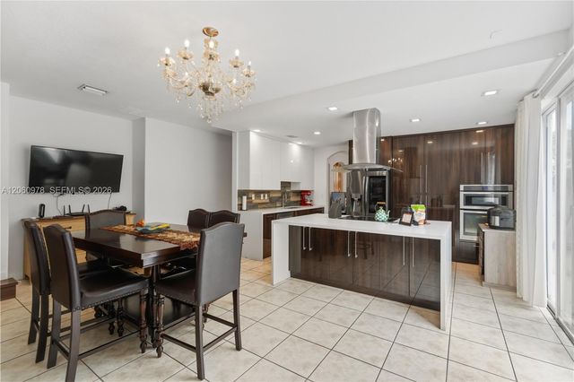 8741 NW 110th Ave, Doral, FL 33178