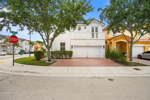 8741 NW 110th Ave, Doral, FL 33178