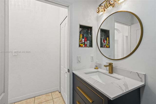8741 NW 110th Ave, Doral, FL 33178