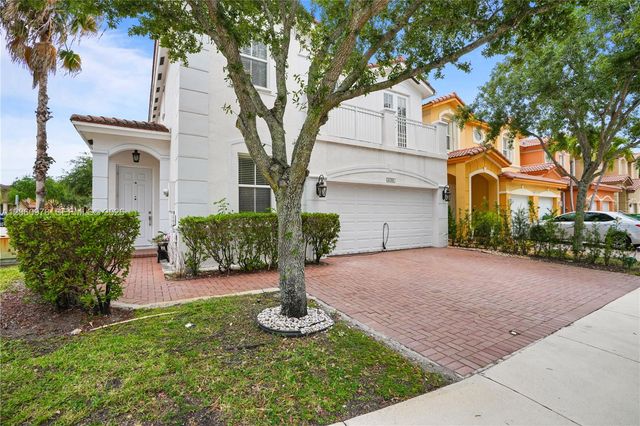 8741 NW 110th Ave, Doral, FL 33178