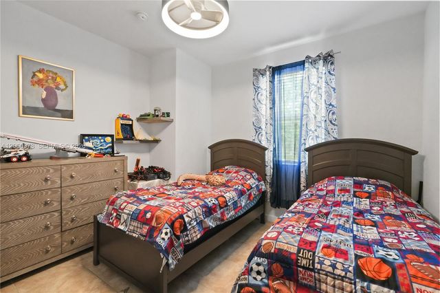 8741 NW 110th Ave, Doral, FL 33178