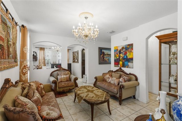8741 NW 110th Ave, Doral, FL 33178