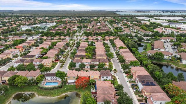 8741 NW 110th Ave, Doral, FL 33178