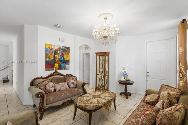 8741 NW 110th Ave, Doral, FL 33178