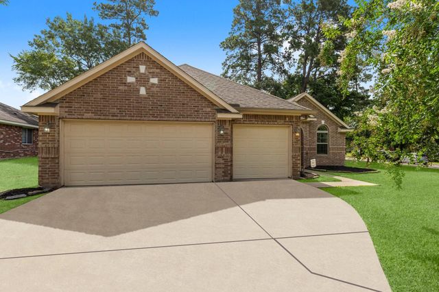 3302 Emerson Drive, Montgomery, TX 77356
