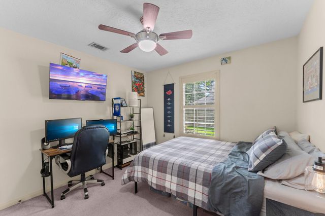 3302 Emerson Drive, Montgomery, TX 77356