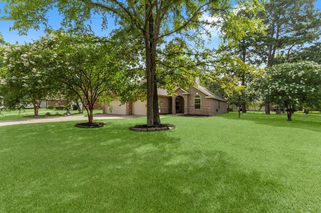 3302 Emerson Drive, Montgomery, TX 77356