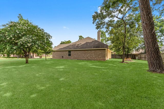 3302 Emerson Drive, Montgomery, TX 77356