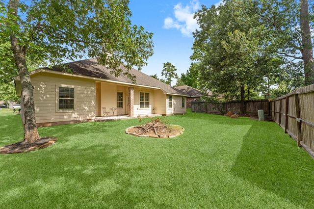3302 Emerson Drive, Montgomery, TX 77356
