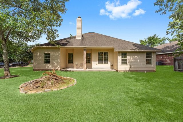 3302 Emerson Drive, Montgomery, TX 77356