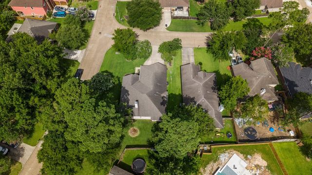 3302 Emerson Drive, Montgomery, TX 77356