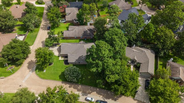 3302 Emerson Drive, Montgomery, TX 77356